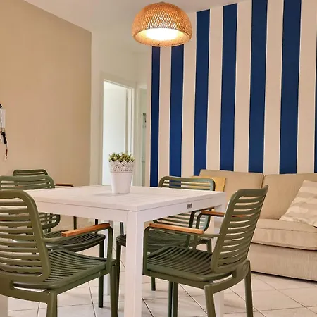 Villa In Riva Al Mare