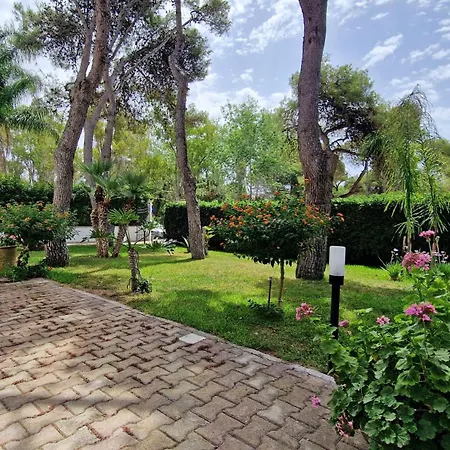 Villa In Riva Al Mare *
