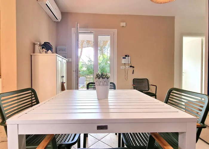 Villa In Riva Al Mare