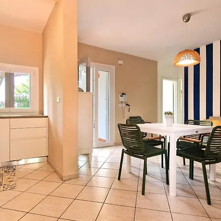Villa In Riva Al Mare *